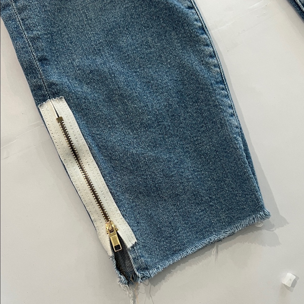 Frame Denim Women's Le High Straight w/ zippered detail